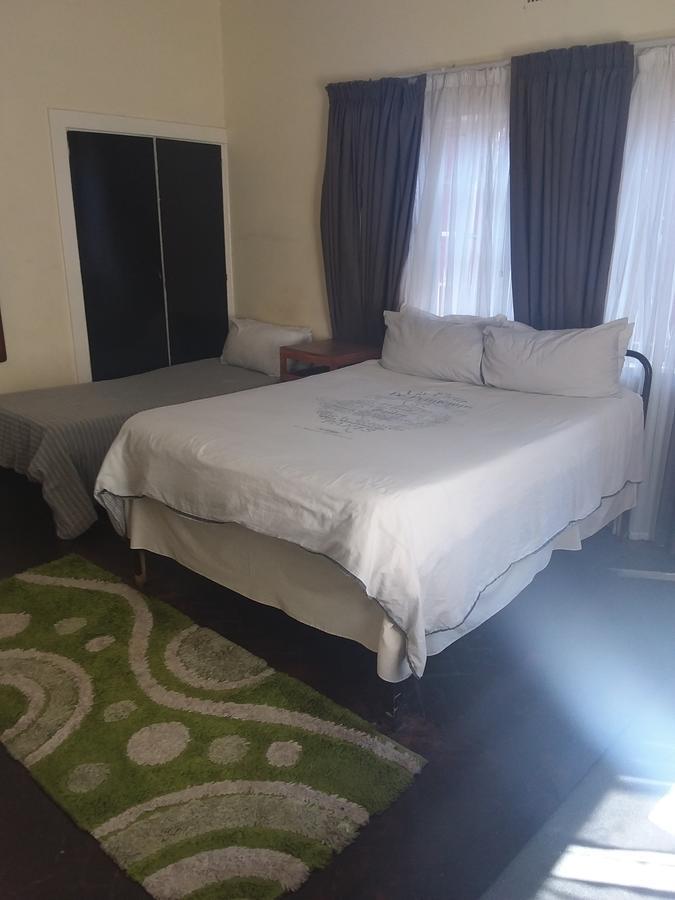 Larona Inn マフィケング エクステリア 写真